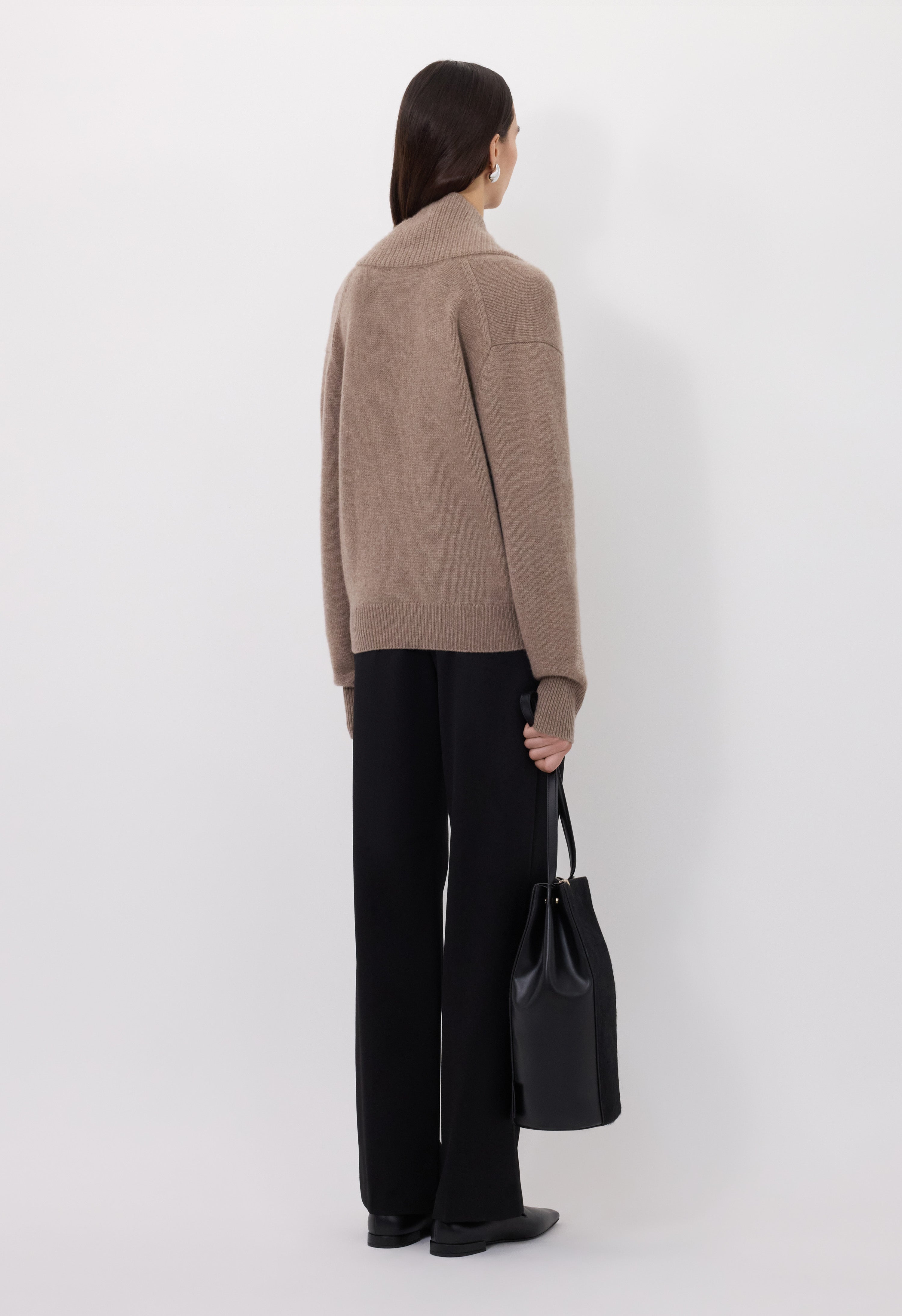 MAKELA Cashmere V neck sweater