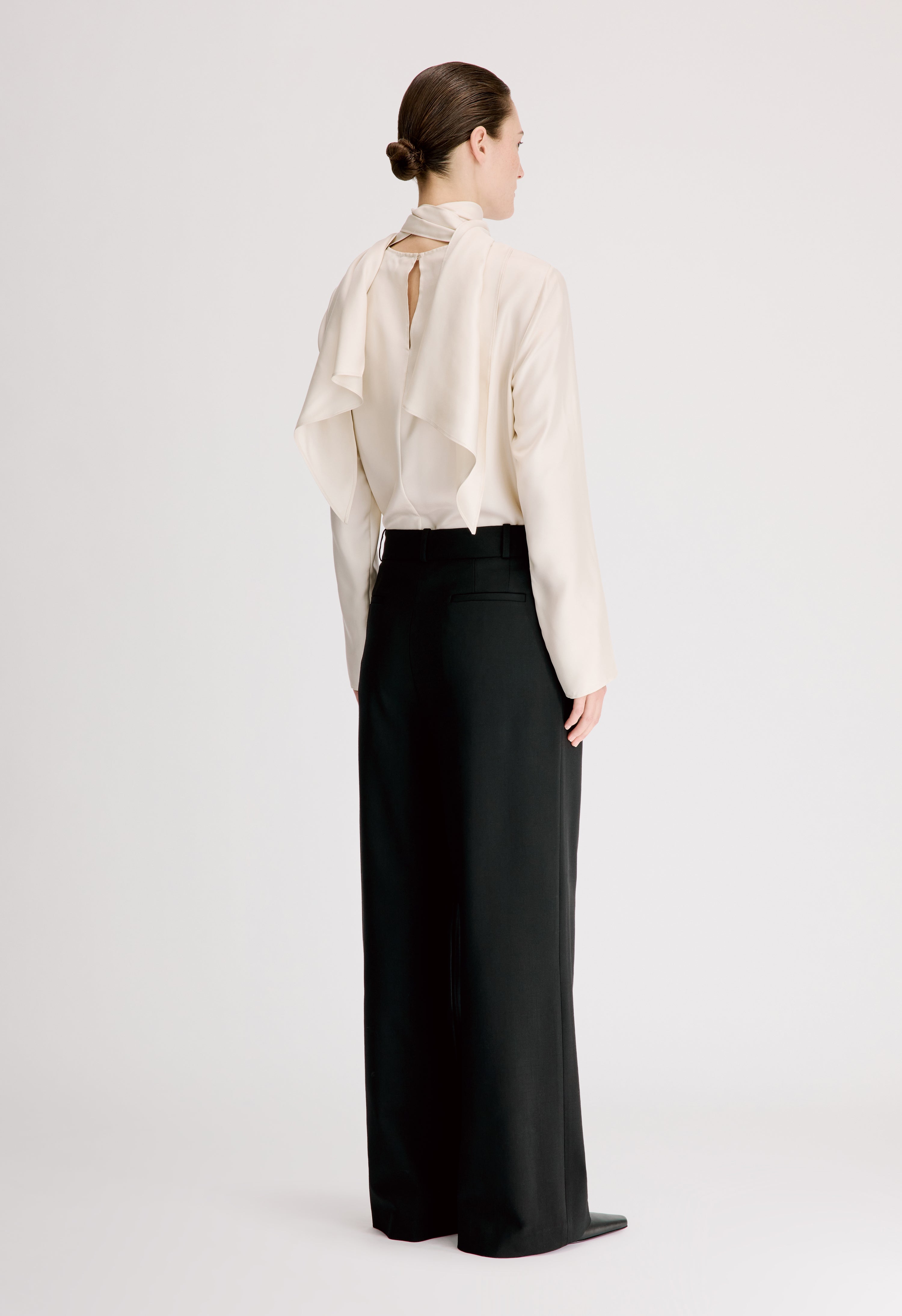 NAT Pantalon plissé en grain de poudre