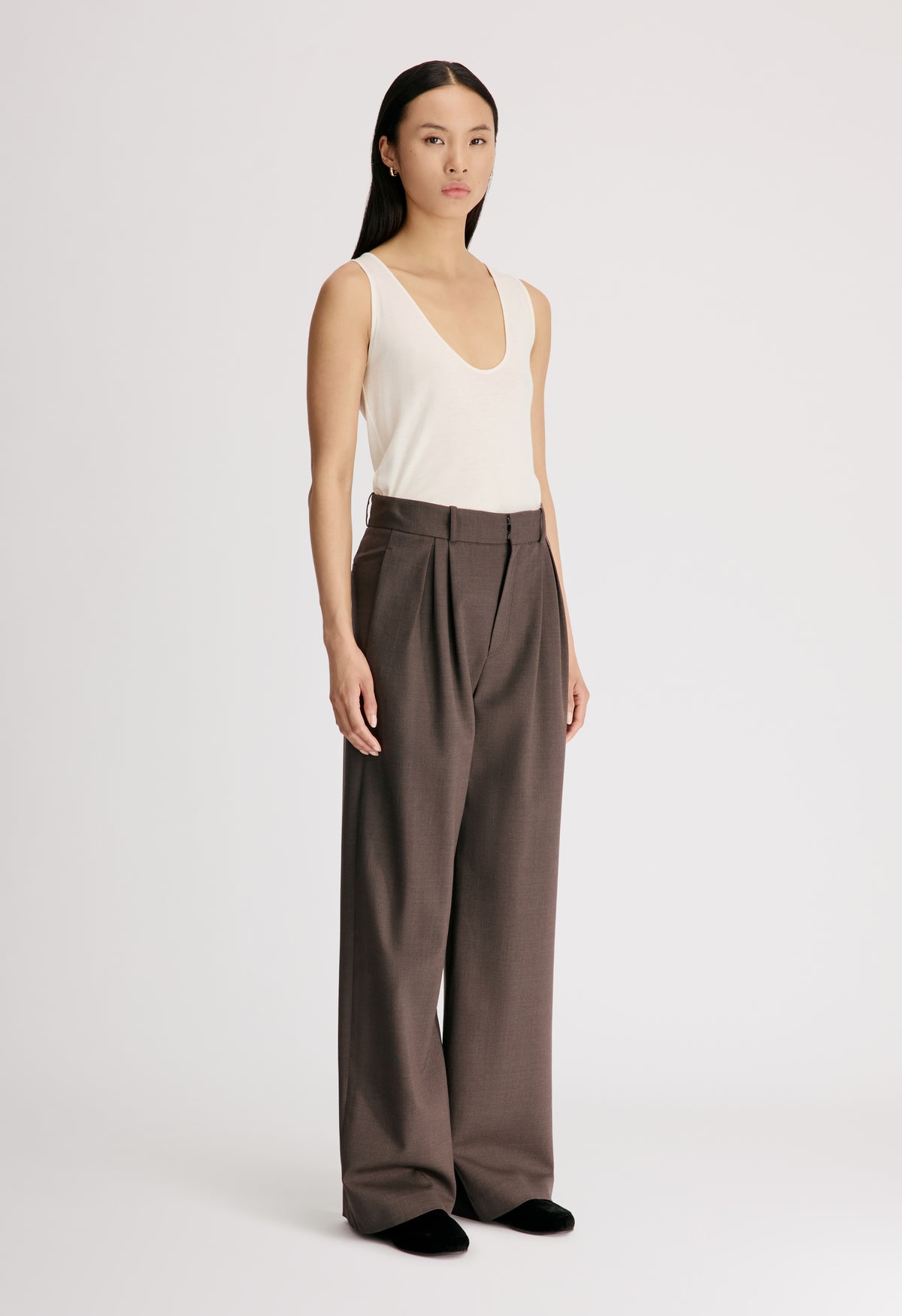 NAT Pleated grain de poudre trousers