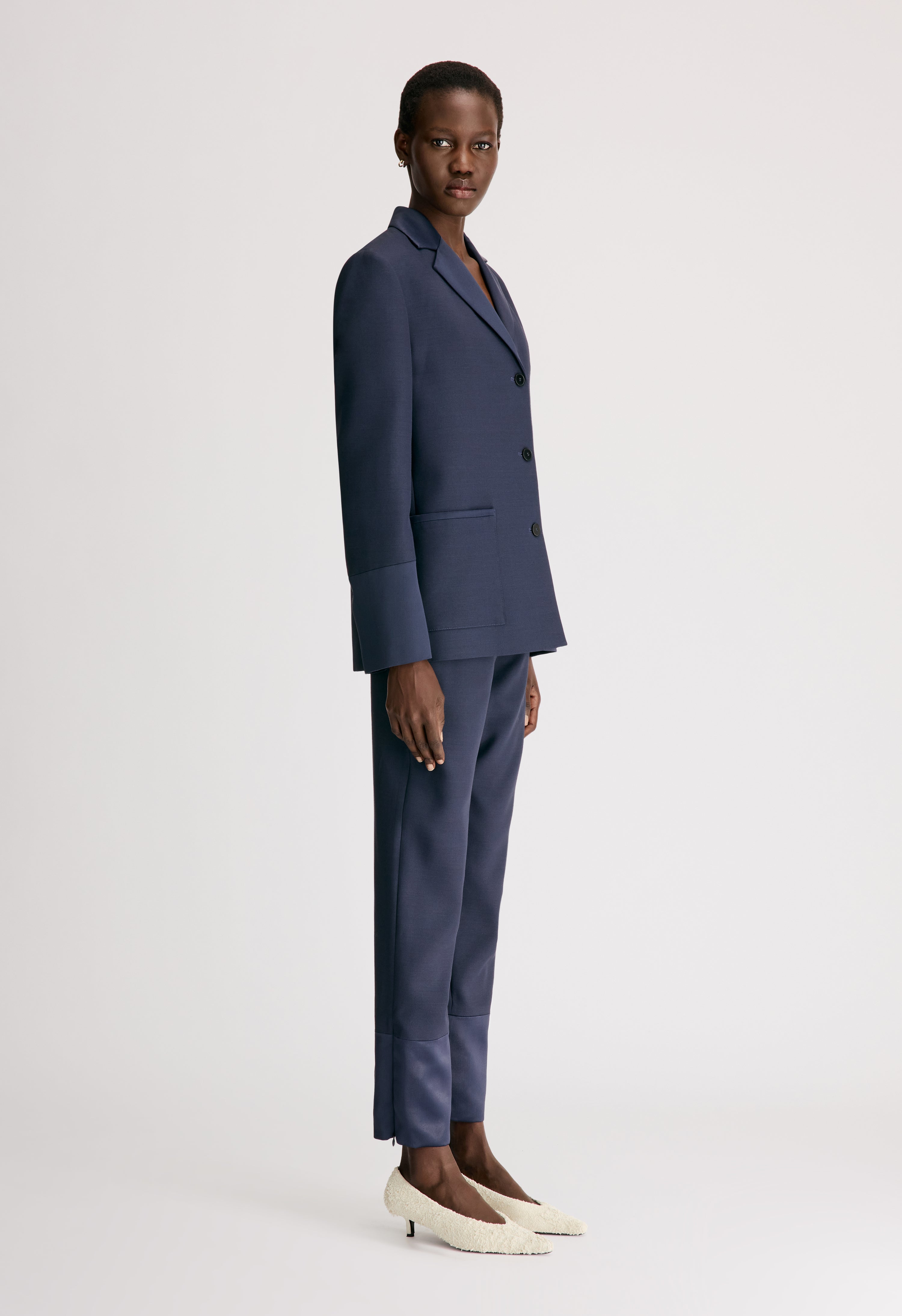 RAE Buttoned blazer