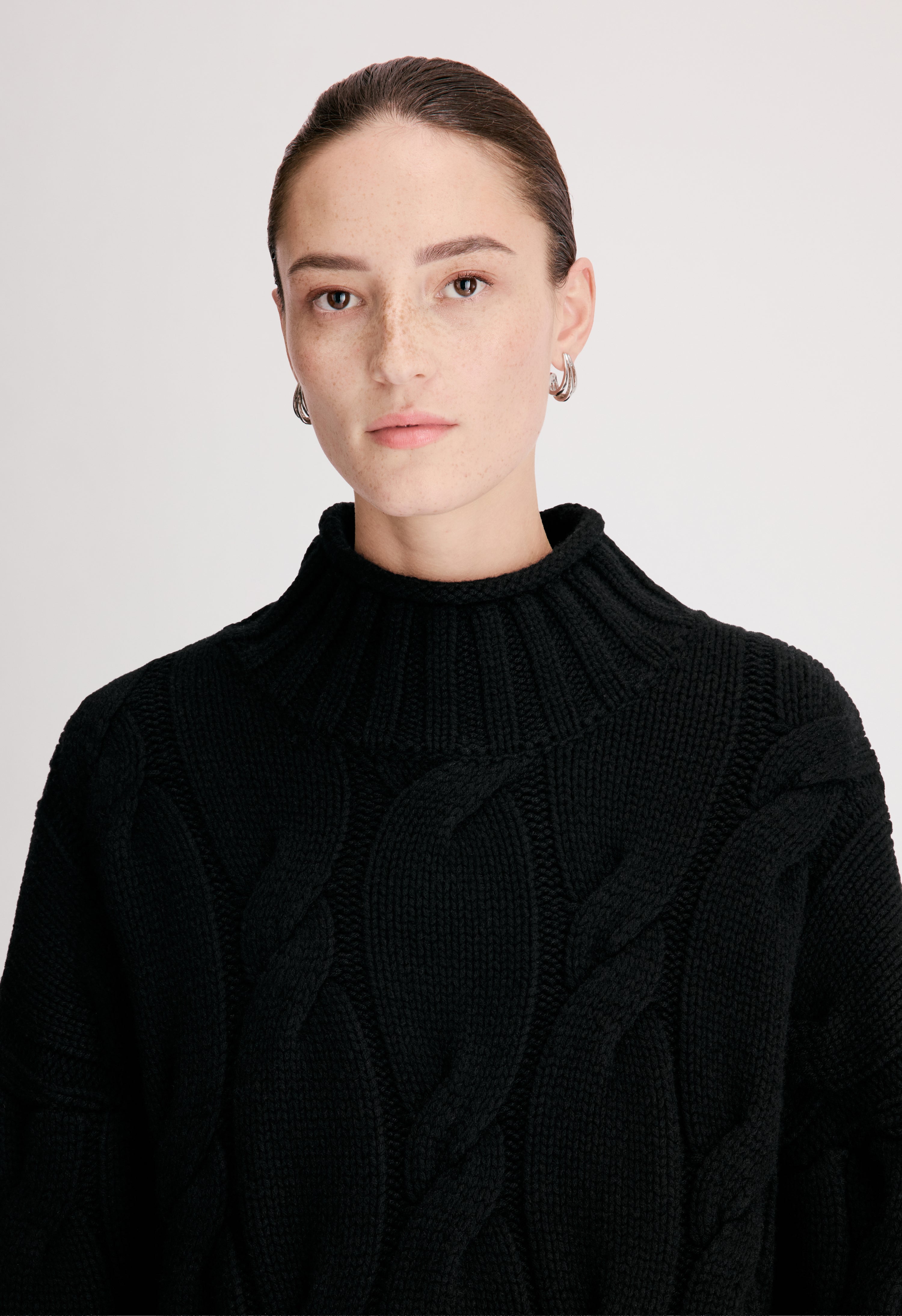 WARA Cashmere cable knit