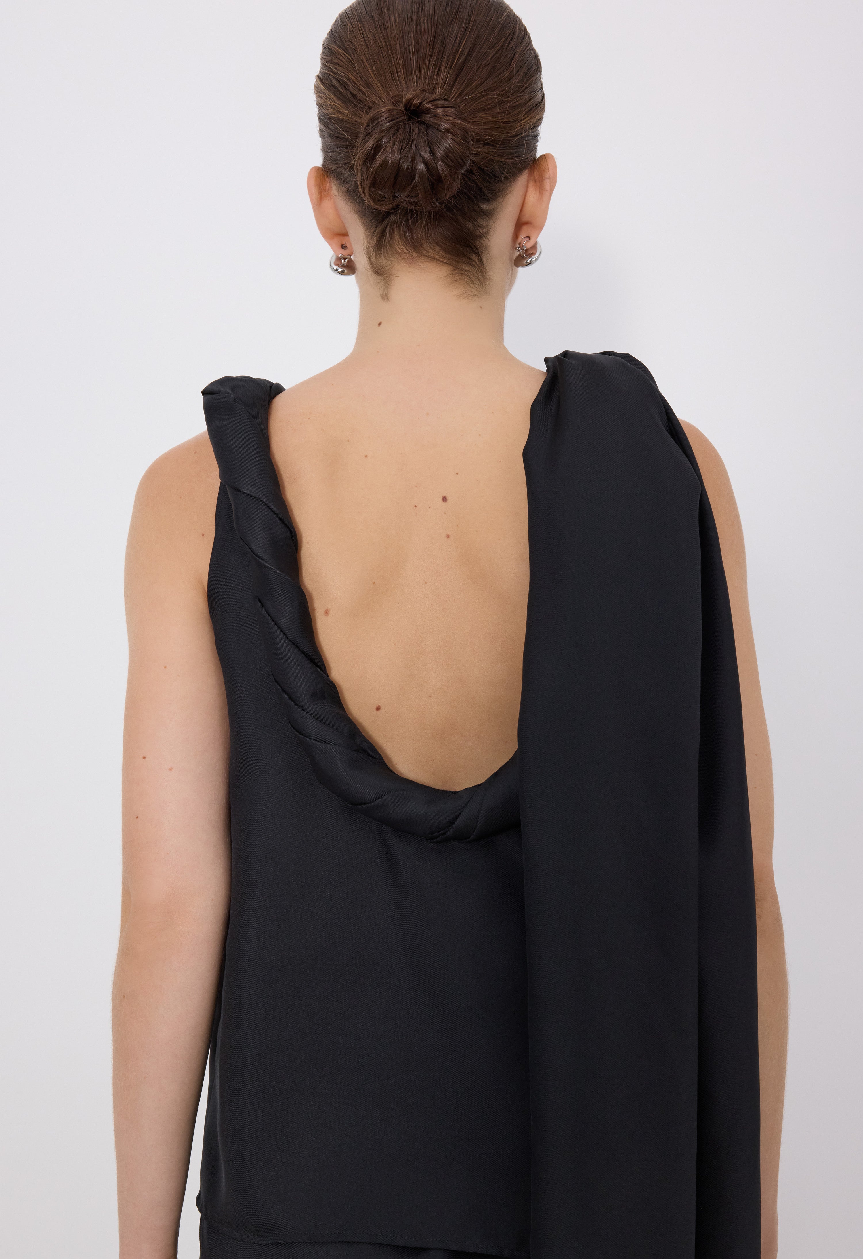 WILMA TWISTED COLLAR TOP